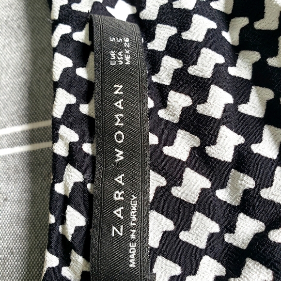 Zara Woman flared 3/4 length sleeve - Picture 3 of 5